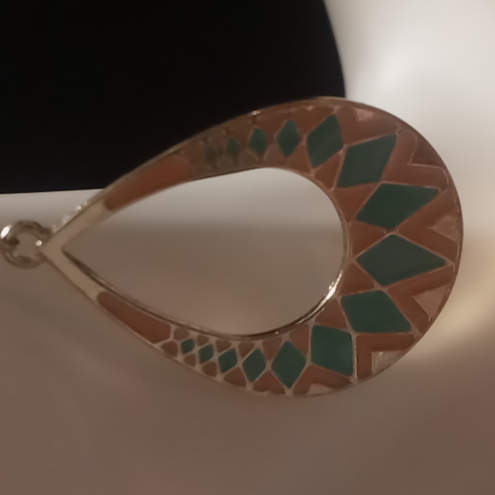 Gold tone tear drop earrings.teal & peach.